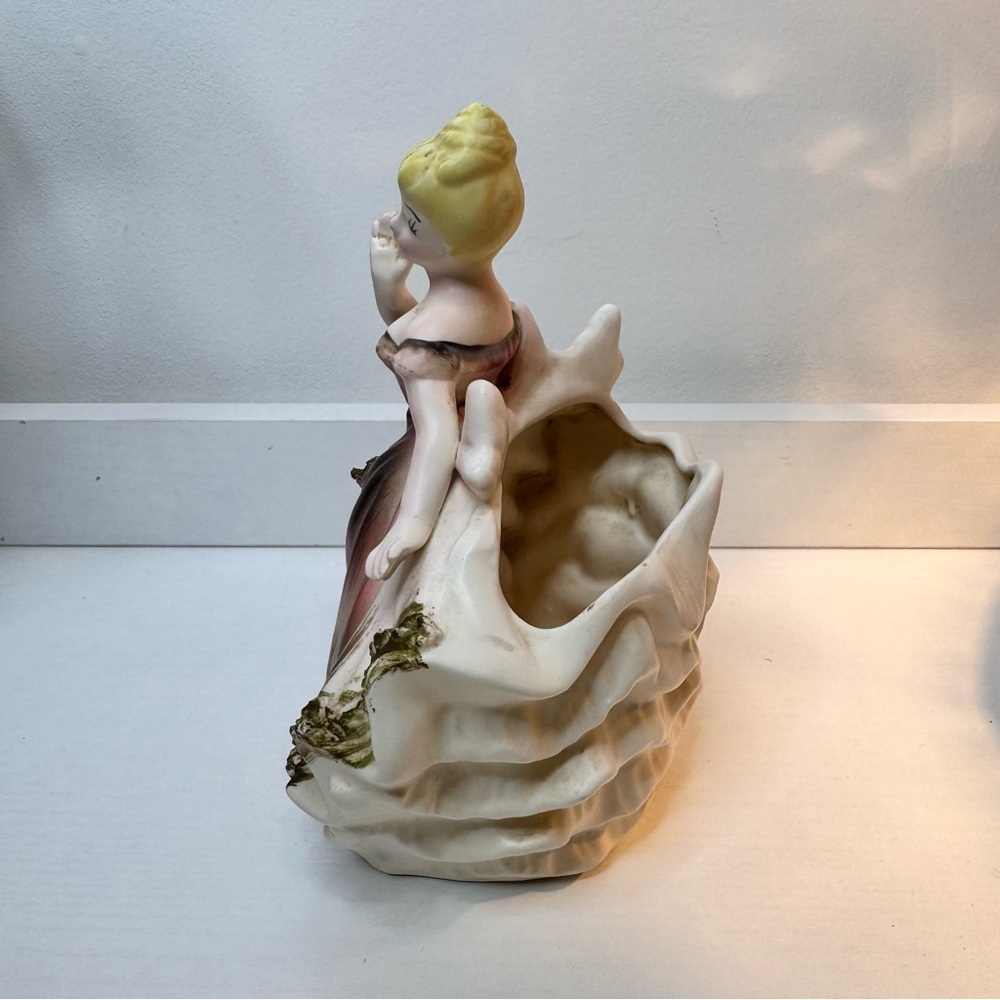 vintage ceramic figurine of a lady in a ball gown vanity storage - Picture 4 of 5